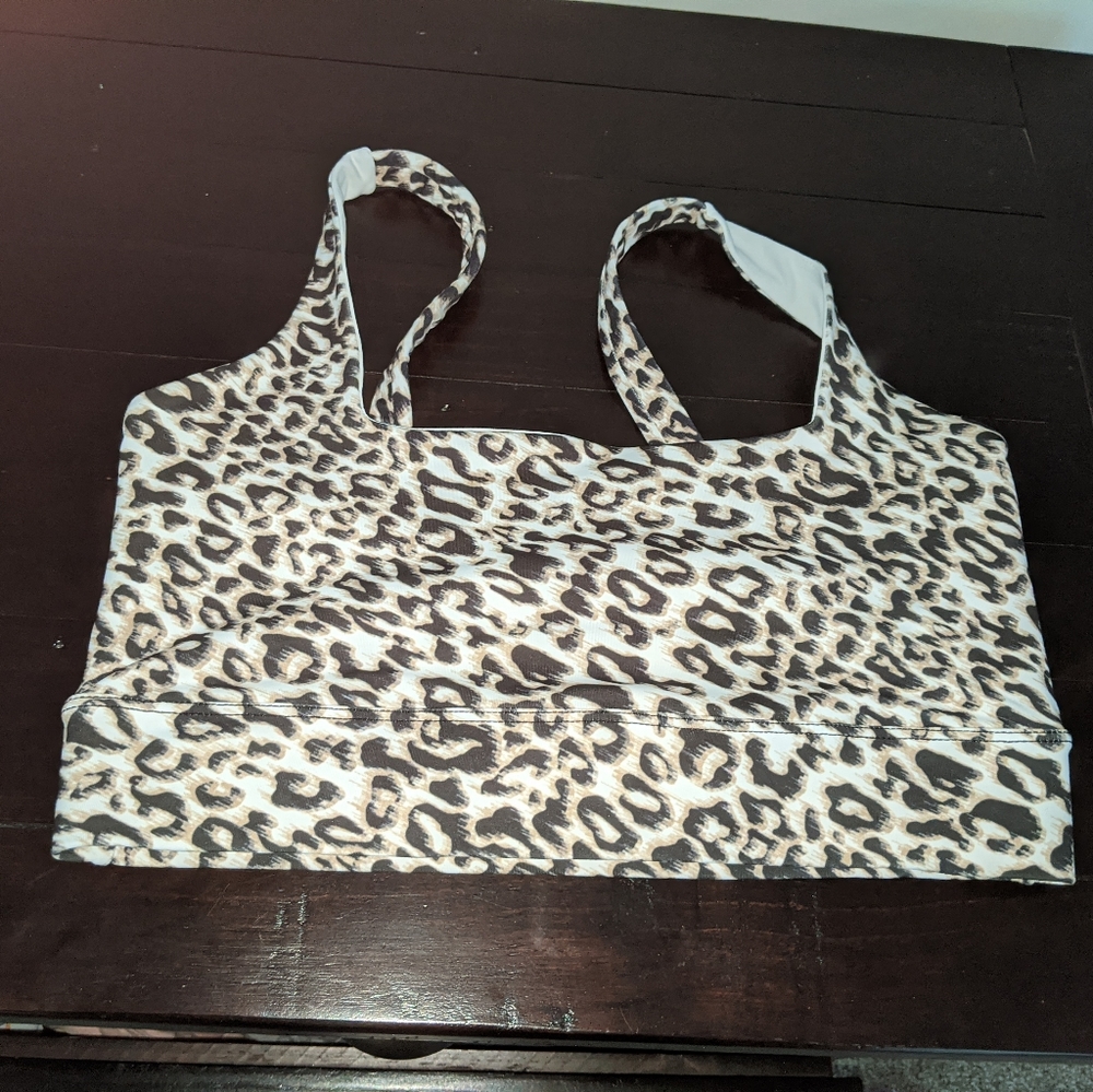 Square neck bra